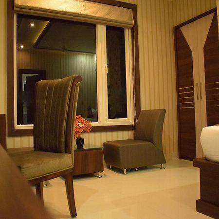 Hotel Uday Palace Varanasi Exterior photo