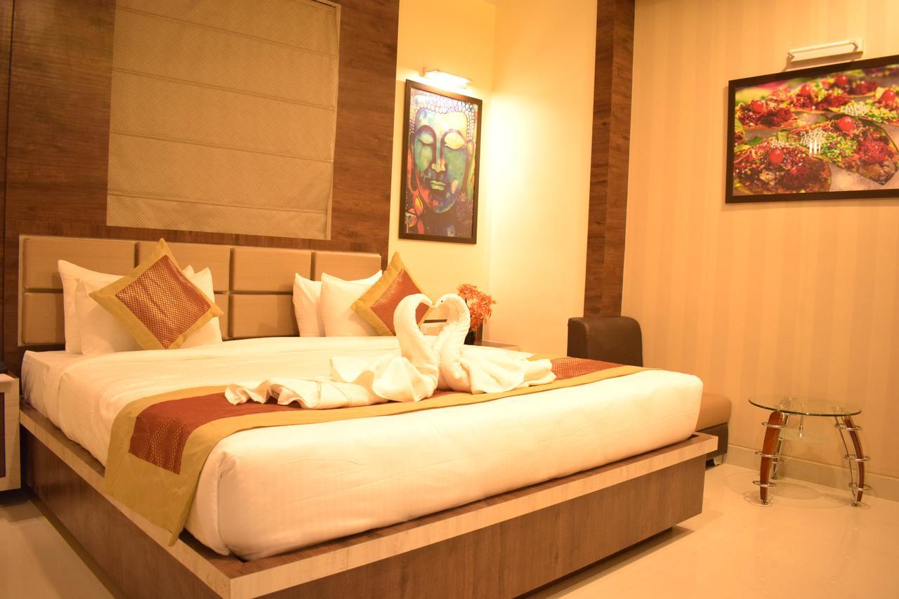 Hotel Uday Palace Varanasi Exterior photo