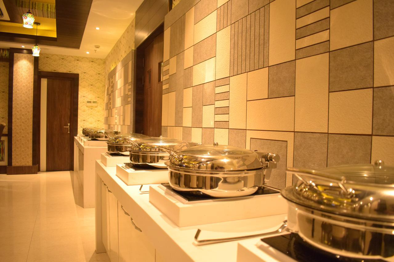 Hotel Uday Palace Varanasi Exterior photo