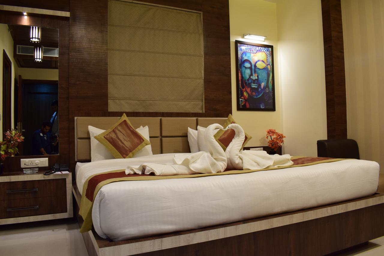 Hotel Uday Palace Varanasi Exterior photo