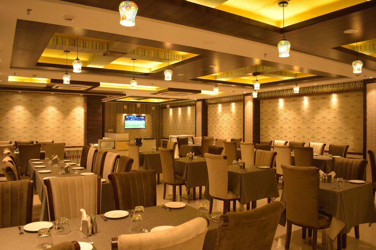 Hotel Uday Palace Varanasi Exterior photo